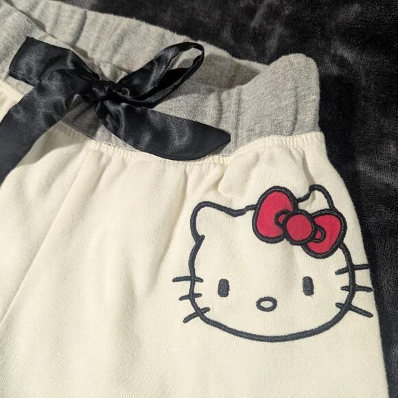 Hello Kitty Cream Joggers Sweatpants women's small GUC - Picture 1 of 4
